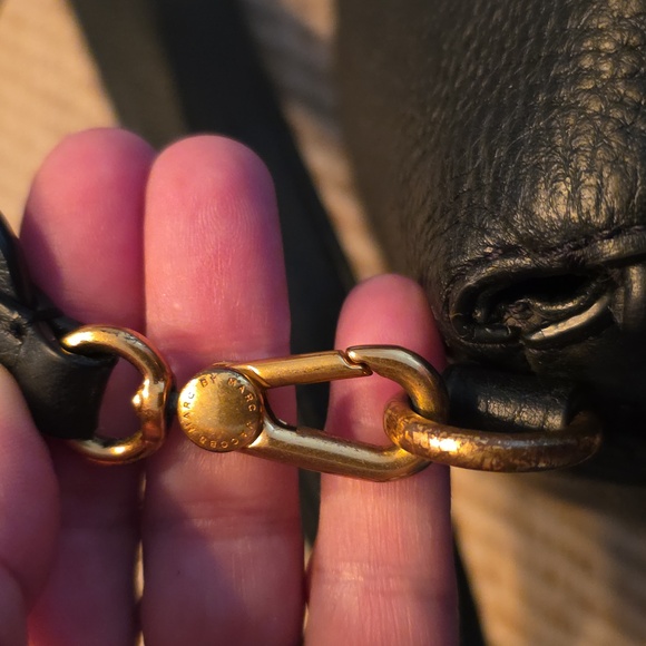 Marc by Marc Jacobs Black Textured Bag with Gold Plaque - Picture 11 of 12